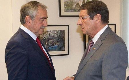 Представитель ООН встретится с Акынджи и Анастасидисом
