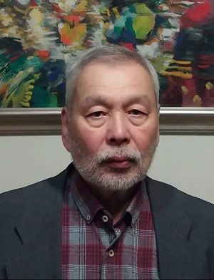 Художник Джылдызбек Молдахматов