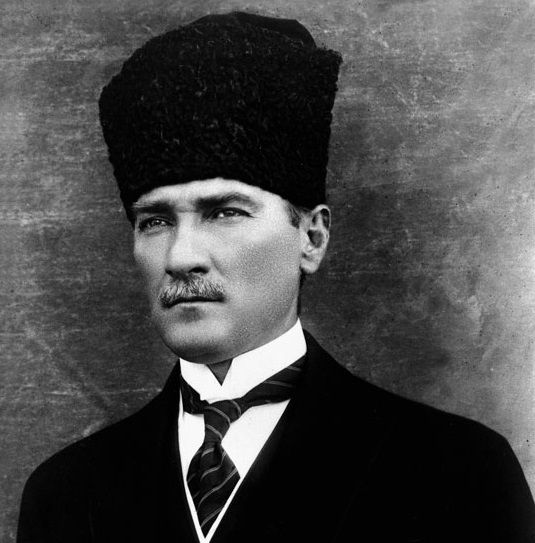10 ноября  - День памяти Ататюрка