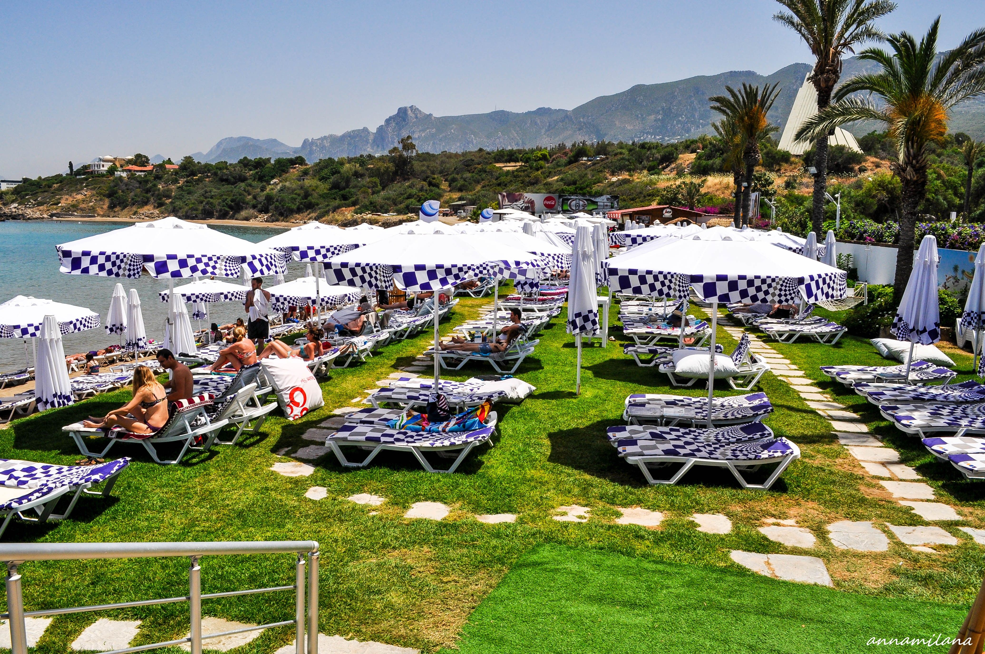 Escape beach. Escape beach resort - spa extra plus certified. Тайские мальдивы экскурсия паттайя. Escape beach. Пляж эскейп северный кипр.